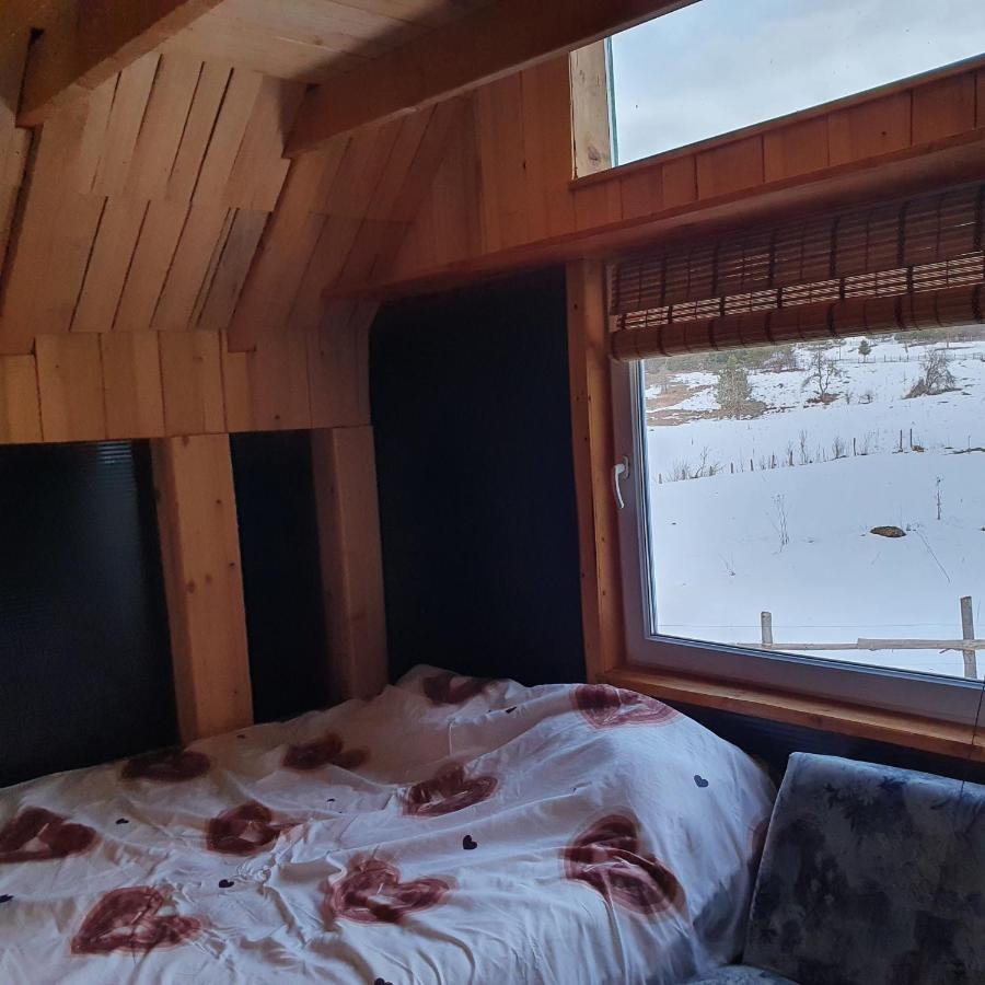 Planinska Koliba Ajdanovici Jelovac Nisicka Visoravan Olovo  Luaran gambar
